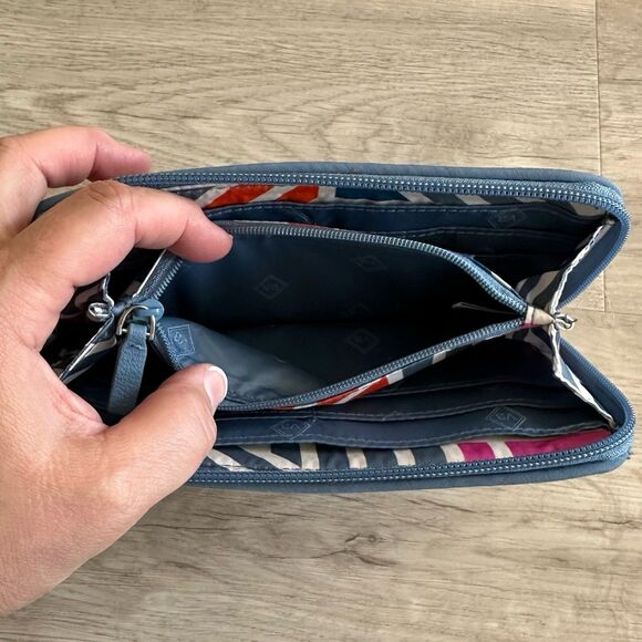 Vera Bradley Zip Around Georgia RFID Wallet Painted Medallions Pattern Retired - Picture 6 of 6